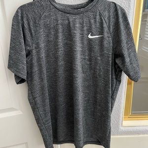 Nike Dri Fit Tee sz L